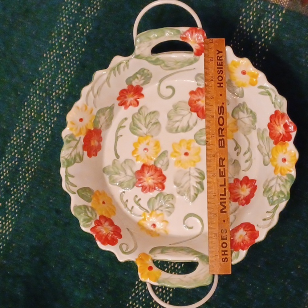 Vintage Temptations by Tara Presentable Ovenware with trivet and stand - Picture 9 of 9